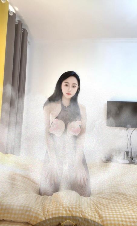 南京夫子庙童颜小妹挑逗城市生活图片 1