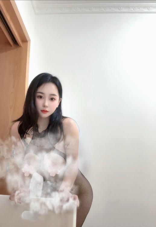 南京夫子庙童颜小妹挑逗城市生活图片 3