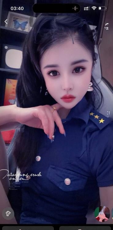 武汉汉阳夜晚的暧昧散步:灯光、酒香与心跳