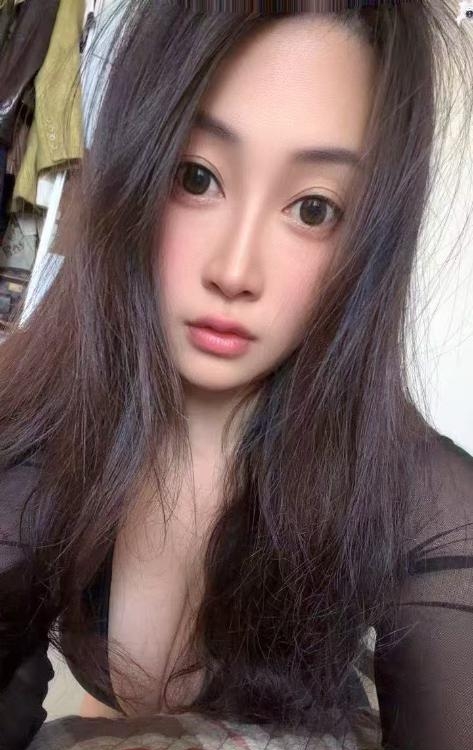 166cm温柔熟女丰满身材生活照