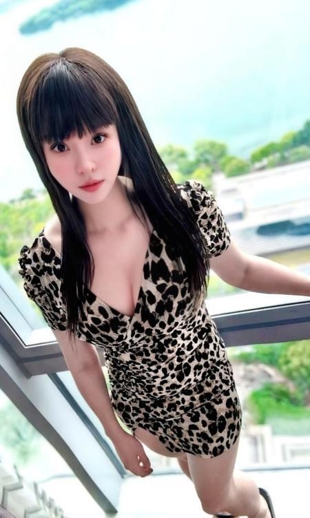 吴中区公园互动的自然画面