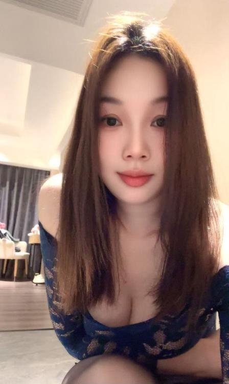 宝安绿道上的健身御姐背影