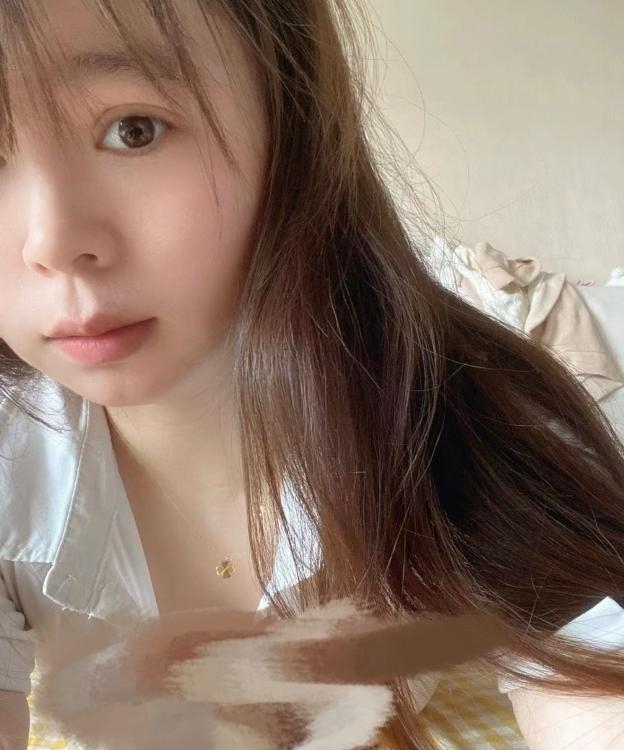 下沙高沙路清纯石榴老师半身照